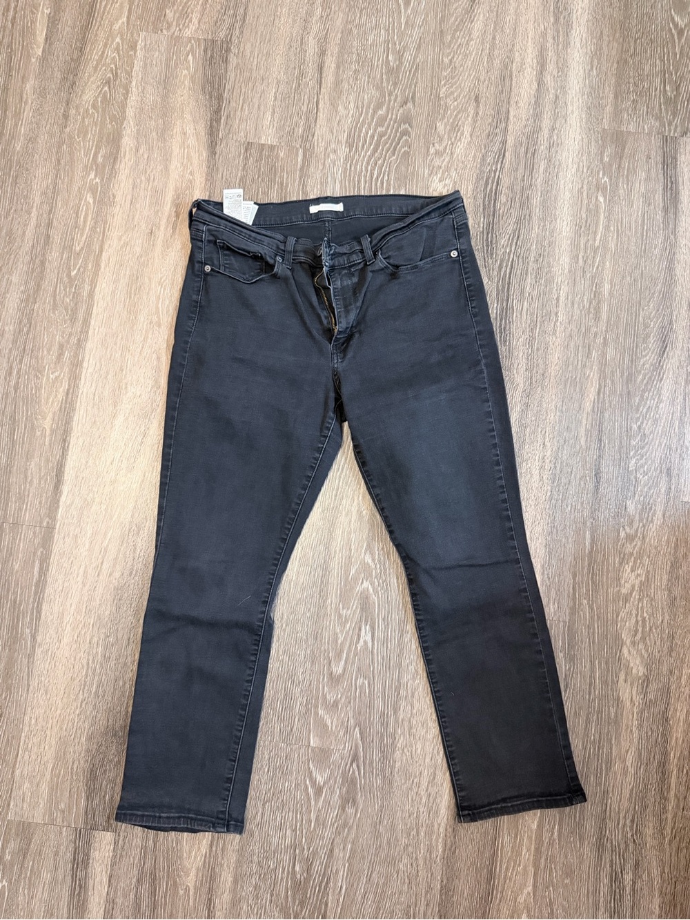 Levi's Women's Classic Straight Jeans